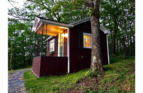 North Adams Cabina | The Pocumtuck Cabin @ The Wigwam Western Summit