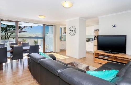 Soldiers Point Apartamento | The Point 10, 5-7 Mitchell St - stunning water views