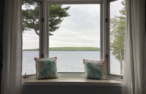 Munising Casa | The POINT and Cottage - Lakefront property with spectacular views!