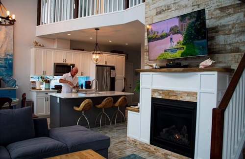 Central Okanagan Casa | The Point, Breathtaking Lake Views, Luxurious Resort Cottage, La Casa, Kelowna
