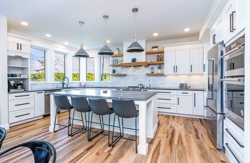 Interlochen Casa | The Point On Green Lake & Betsie River | Dogs OK