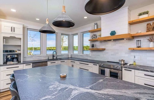 Interlochen Casa | The Point On Green Lake & Betsie River | Dogs OK