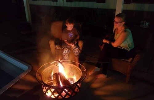 Porter Casa | The "Pool Barn Camper" w/Hot Tub near Indiana Dunes