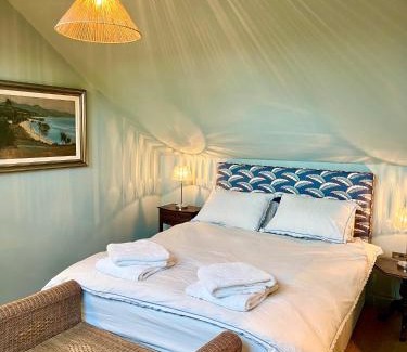 Henley Casa | The Pool House