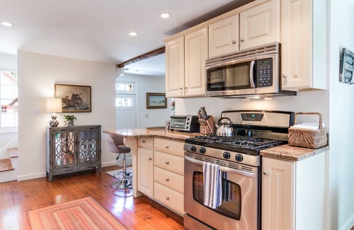 Newburyport Casa | The Pumpkin House, a Classic Single Family Sanctuary in the Heart of Newburyport