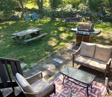 Saunderstown Casa | The Purple Room