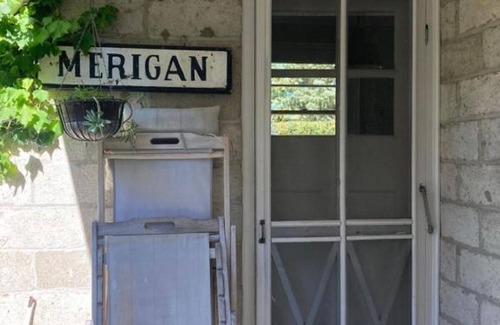 Tarago Otro | The Quarters - Merigan Farm Stay