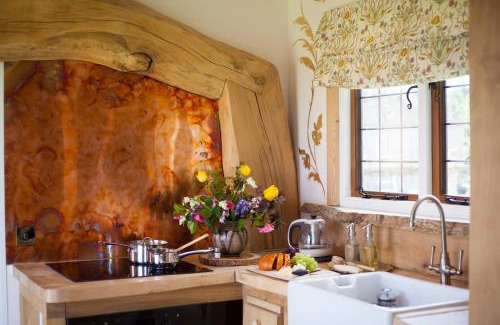 Much Birch Otro | The Queen Bee Cabin