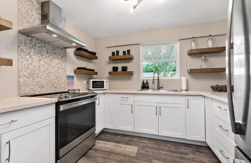 Christiansted Casa | The Queen's Quarters - King Bed - AC - Walkable