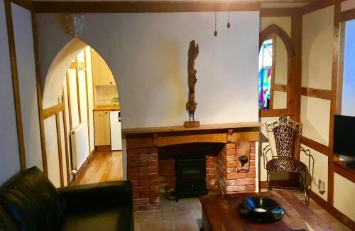 Glastonbury Casa | The Rabbit Hole