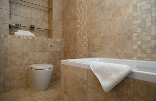 Much Wenlock Hotel | The Raven Hotel