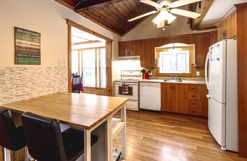 Le Val-Saint-Francois Regional County Municipality Cabina | The red cottage