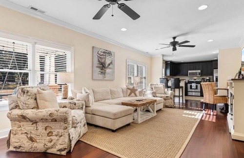 Georgetown Casa | The Red Door House in Historic Georgetown