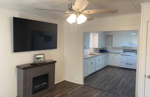 Higden Casa | The Red House- One mile from Narrows Marina, Shiloh Marina, or Devils Fork