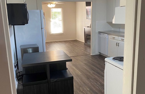 Higden Casa | The Red House- One mile from Narrows Marina, Shiloh Marina, or Devils Fork