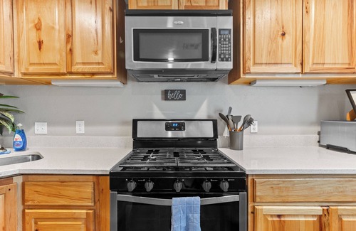 Tulsa Casa | The Redbud Retreat - 1920's Renovated Home!