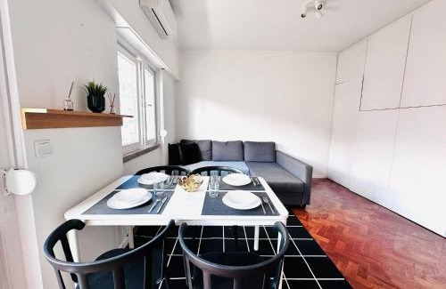 Lisbon Old Town Apartamento | The Redondo House - NO 4E2 - Comfortable One-Bedroom Apartment