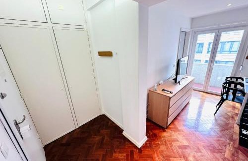 Lisbon Old Town Apartamento | The Redondo House - NO 4E2 - Comfortable One-Bedroom Apartment