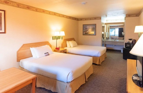 Fortuna Hotel | The Redwood Riverwalk, A Boutique Hotel