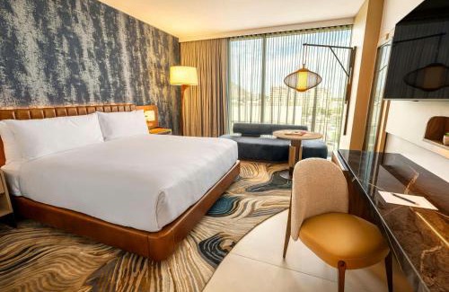 Entertainment District Hotel | The REMI Scottsdale, Autograph Collection