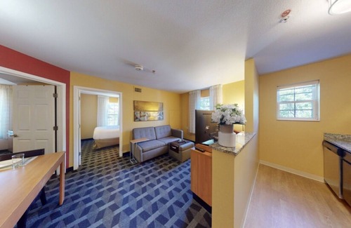 Tewksbury Hotel | The Residences at Tewksbury