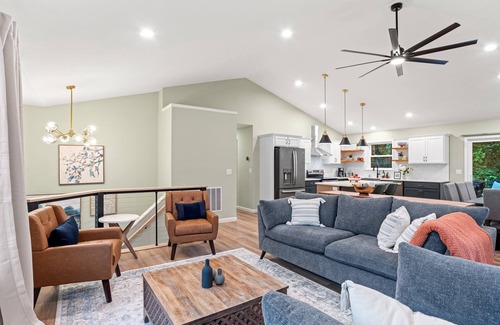 Harrisburg Casa | The Respite: Spacious beautiful new build, sleeps 8-10. 7 minutes from Hershey.
