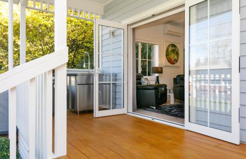 Rangatira Park Cama Y Desayuno | The Retreat Luxury Garden Villa