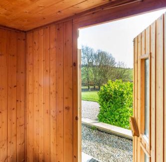 Tarrant Gunville Casa | The Retreat, Sauna & Hot Tub, Charming & Cosy Gem