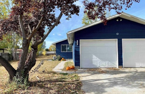 West Valley Casa | The Retro - vintage inspired duplex unit