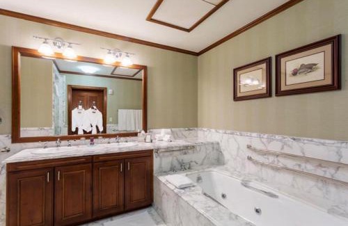 Aspen Casa | The Ritz-Carlton Club, Two-Bedroom WR Residence 2405, Ski-in & Ski-out Resort in Aspen Highlands