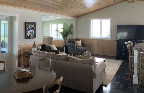 River Road Casa | The River Club