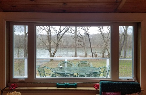 Shepherdstown Casa | The River House: Charming 2-bedroom home on riverfront in Shepherdstown