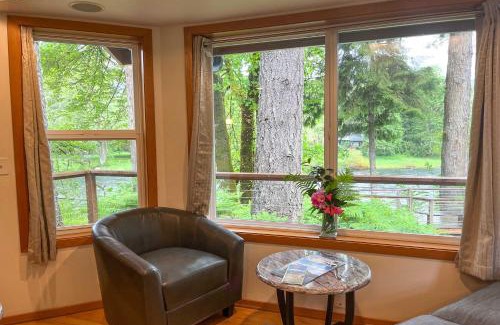 Leaburg Casa | The River House with Deck, on McKenzie River!