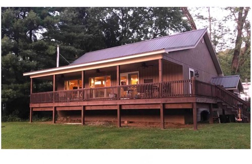 Irvine Cabaña | The River's Edge - Rare find along The Allegheny River 3 bedroom/ 1 1/2 bath