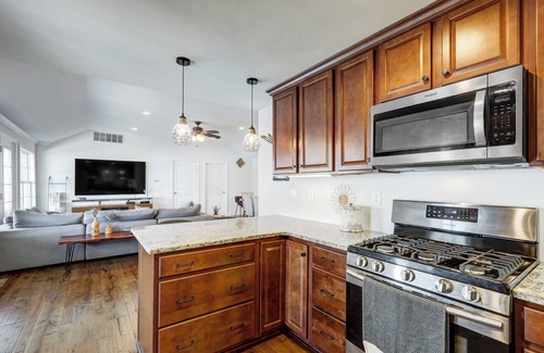 Salunga Cabina | "The Riverfront Serenity Lodge"