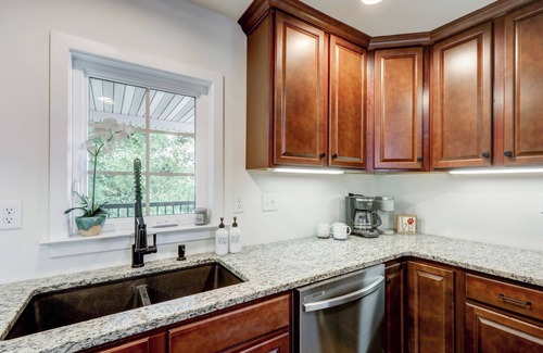 Salunga Cabina | "The Riverfront Serenity Lodge"