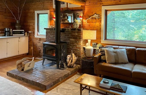 Iron River Cabina | The Riverhaus:Private, peaceful on Paint River