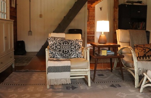 Iron River Cabina | The Riverhaus:Private, peaceful on Paint River