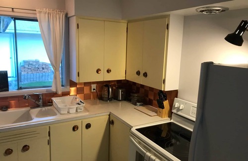 Quesnel Casa | The Riverwalk House, WALK UP Suite