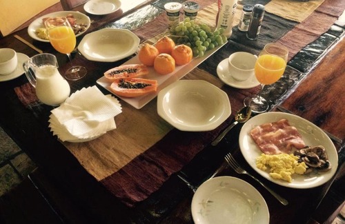 Greater Johannesburg Metropolitan Area Cabina | The Rivonia River Lodge