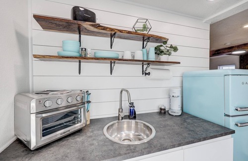 Webb City Apartamento | The Robin's Egg: Downstairs Studio