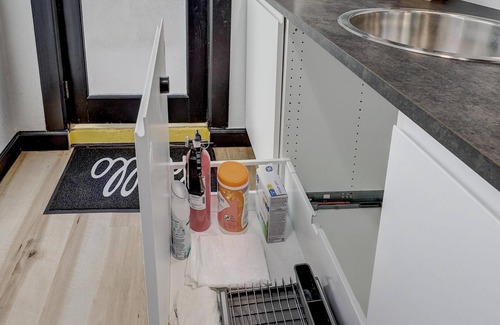 Webb City Apartamento | The Robin's Egg: Downstairs Studio