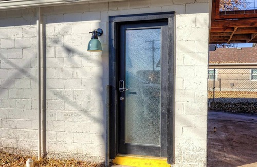 Webb City Apartamento | The Robin's Egg: Downstairs Studio