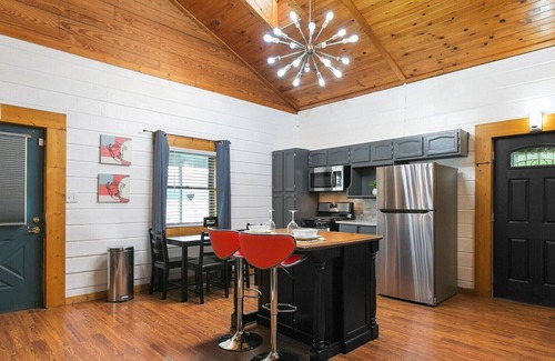 Normal Casa | The Rocket City Loghouse of Huntsville AL