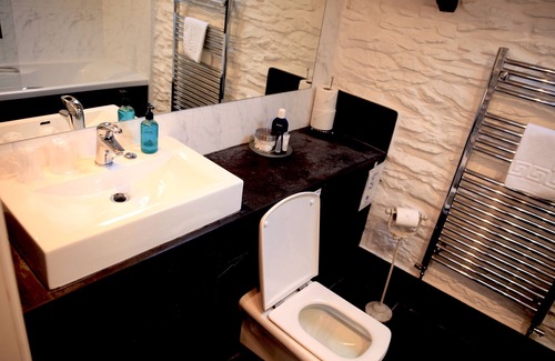 Lynton Hotel | The Rockford Inn