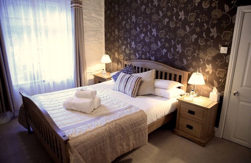 Lynton Hotel | The Rockford Inn