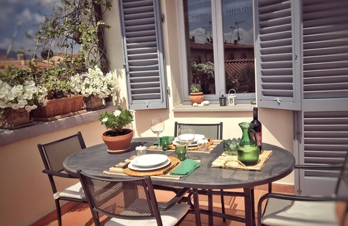 Prato Casa | La terraza con vistas al Duomo (sólo 20 min de Florencia)