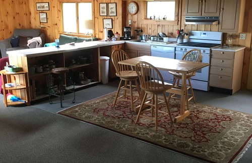 Vinalhaven Casa | El gallinero en el puerto de Roberts