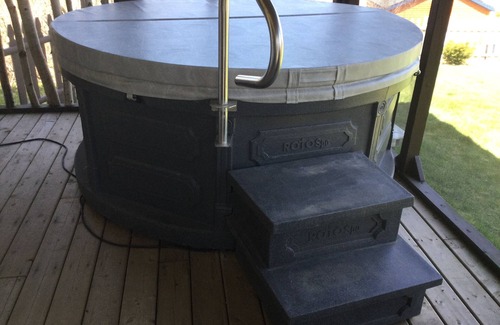 Goshen Casa | The Roost Guest House, updated country home comfort in Sussex area.