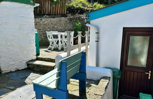 Aberaeron Cabaña | The Rope and Anchor, Aberaeron